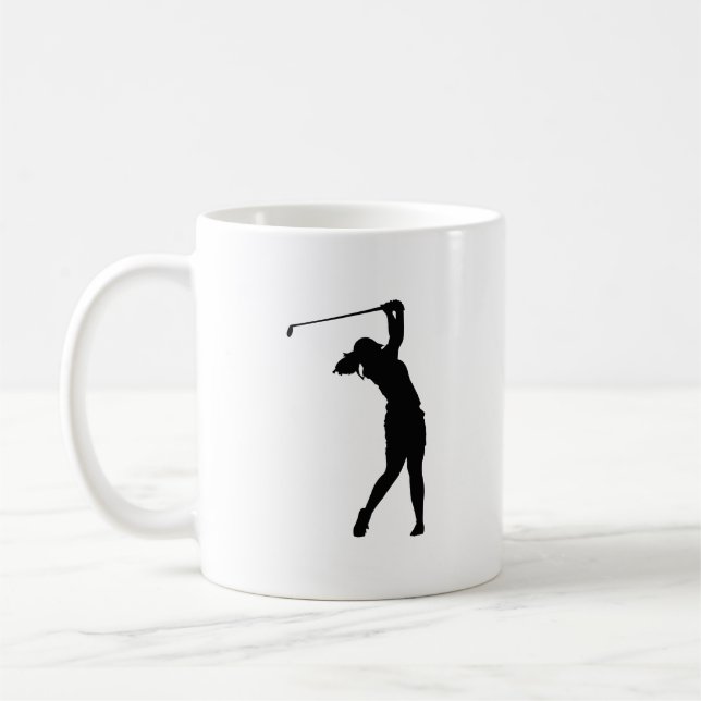 Una taza de café con un diseño de silueta de golf, (Izquierda)