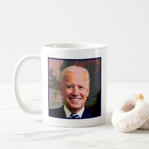 Una taza de café de Joe con la imagen de Joe Bide