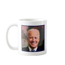 Una taza de café de Joe con la imagen de Joe Biden