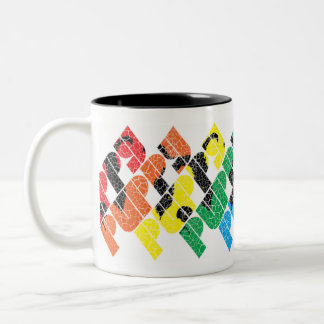 Una taza del perrito del estilo de los años 70 del