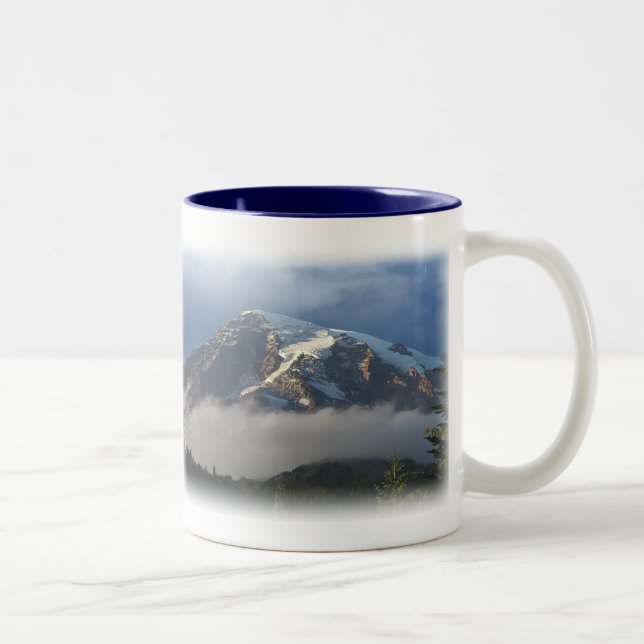 Una taza más lluviosa del Mt (Derecha)