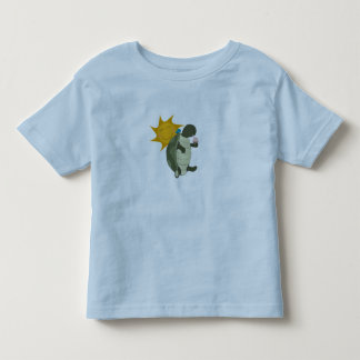 Una tortuga que come la camisa del helado