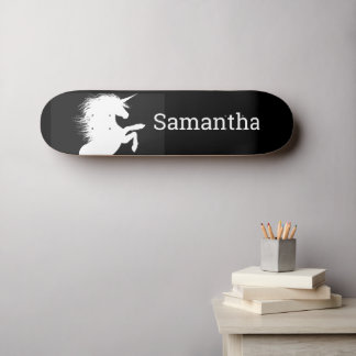 Unicornio blanco para skateboard negro