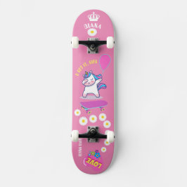 Unicornio en patineta con subtítulos personalizado