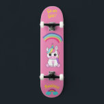 Unicornio en patineta con subtítulos personalizado<br><div class="desc">Unicornio en skateboard con subtítulos personalizados Unicorn skateboard Personalizado CLIC en PERSONALIZAR LA OPCIÓN PLANTILLA E INTRODUCIR EL NOMBRE. también puede personalizado otro título. Patinaje Guay diseñado con colores vivos y para el fondo y un funky unicornio montando una patineta. Este Skateboard es un gran regalo para un amante del...</div>