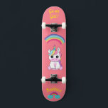 Unicornio en patineta con subtítulos personalizado<br><div class="desc">Unicornio en skateboard con subtítulos personalizados Unicorn skateboard Personalizado CLIC en PERSONALIZAR LA OPCIÓN PLANTILLA E INTRODUCIR EL NOMBRE. también puede personalizado otro título. Patinaje Guay diseñado con colores vivos y para el fondo y un funky unicornio montando una patineta. Este Skateboard es un gran regalo para un amante del...</div>
