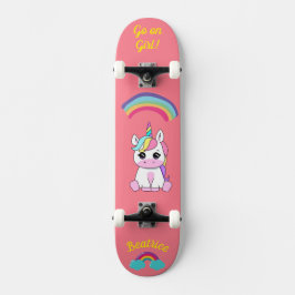 Unicornio en patineta con subtítulos personalizado