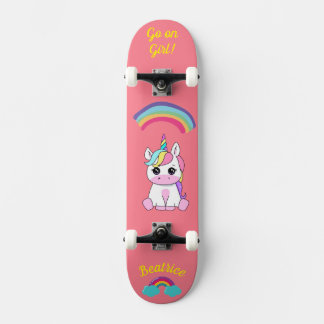 Unicornio en patineta con subtítulos personalizado