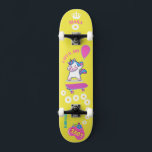 Unicornio en patineta con subtítulos personalizado<br><div class="desc">Patineta personalizada Unicorn para niños. HAGA CLIC en PERSONALIZAR LA OPCIÓN PLANTILLA E INTRODUZCA EL NOMBRE. también puede personalizado otros títulos. Patinaje Guay diseñado con colores vivos y para el fondo y un funky unicornio montando una patineta. Este Skateboard es un gran regalo para un amante del unicornio.</div>