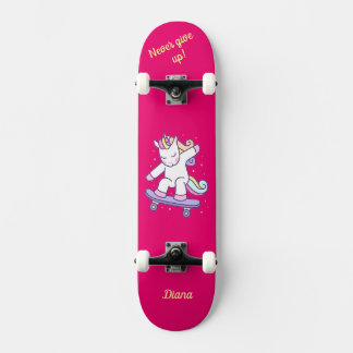 Unicornio en skateboard para niños