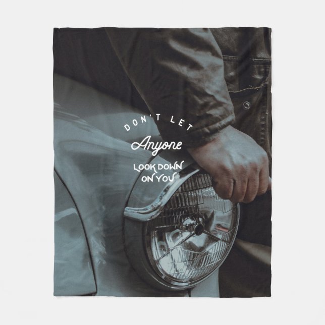 >- > uno de una manta buena del paño grueso y (Anverso)