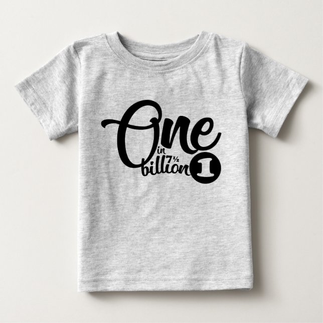 uno en (7,5) mil millones camisetas del cumpleaños (Anverso)