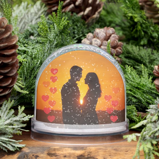 Upload your photo Couple heart Snow Globe (Invierno)