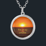 Usted es mi collar de la sol<br><div class="desc">Esta cita preciosa junto con esta imagen de la puesta del sol que tomé,  ganará su corazón.</div>