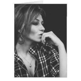 Usted necesita mover hacia fuera la tarjeta de la