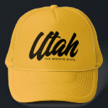 Utah el sombrero camionero amarillo de la colmena<br><div class="desc">Utah el sombrero de camionero amarillo con el estado de la colmena. gorra de béisbol personalizado para verano, playa, desgaste casual, deportes, viajes, golf y más. Diseño elegante de papel para hombres y mujeres. Disponible también en otros colores frescos. Añade tu propio estado o apodo estadounidense opcionalmente. Idea de regalo...</div>