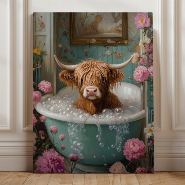 Vaca Highland en arte floral en bañera (Subido por el creador)