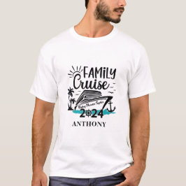 Vacaciones familiares haciendo camiseta de crucero