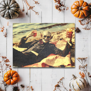 Vacaciones Retro de vampiros en la playa Postales
