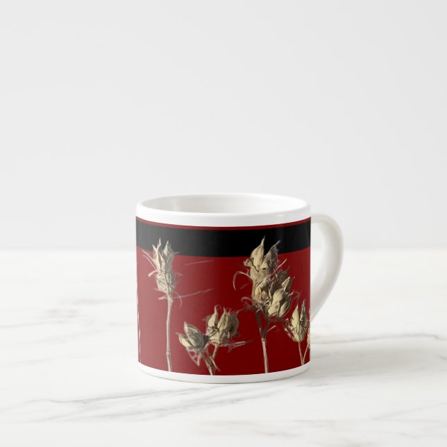 Vainas de semillas en una taza de espresso (Derecha)
