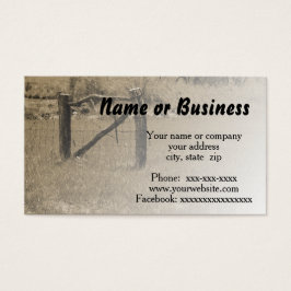 valla de madera antigua por campo o pasto