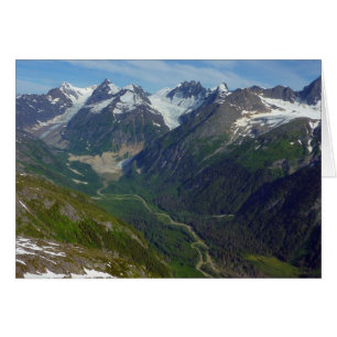 Valle tallado por glaciares de Alaska