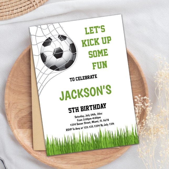 Vamos a empezar unas divertidas invitaciones a los (Let's kick up some fun Soccer Birthday Invitations)