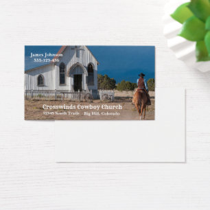 Vaquero occidental que monta a las tarjetas de