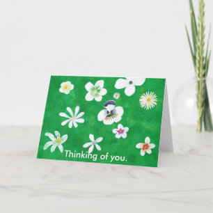 Varias flores blancas pensando en tus tarjetas