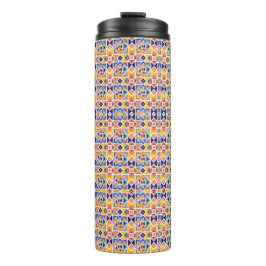 Vaso alto con un patrón geométrico vibrante