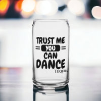 Confía en que pueda bailar el humor alcohólico