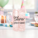 Vaso Con Forma De Lata Dama de honor o azafata minimalista<br><div class="desc">Para sus damas de honor,  azafata u otros miembros de su grupo nupcial para celebrar en su fiesta de regalos,  despedida de soltera,  cena de ensayo,  recepción de boda y otros eventos de boda. Personalice con su nombre.</div>
