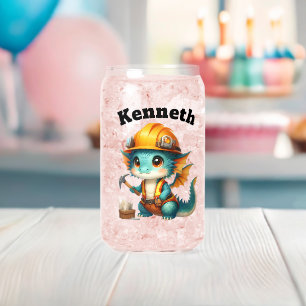 Vaso Con Forma De Lata Dragón bebé en un taller