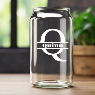 Vaso Con Forma De Lata Letra blanca minimalista Q Monograma y nombre pers