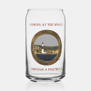 Vaso Con Forma De Lata Mirando el mundo a través de un agujero de puerto 