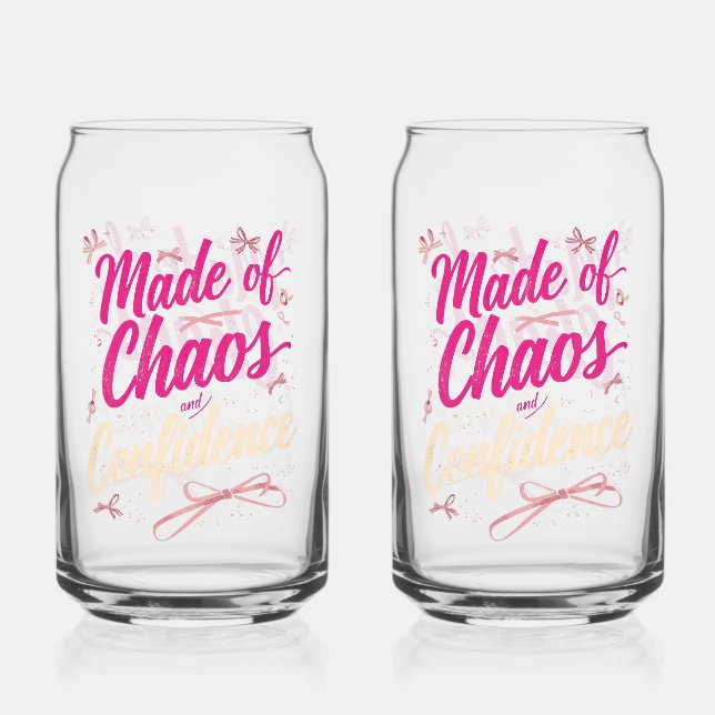 Vaso Con Forma De Lata Sassy Pink Typography Chaos And Confidence (Anverso)