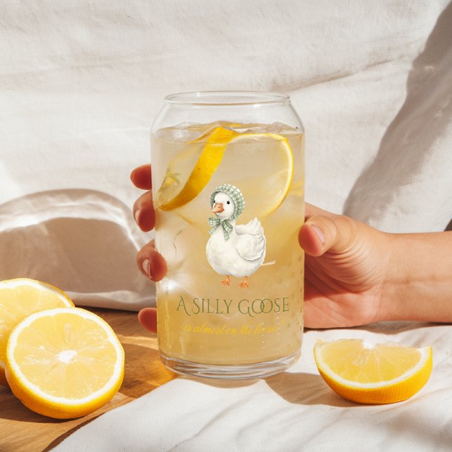 Vaso Con Forma De Lata Silly Goose Daisy Sage Green Neutral Baby Shower (Subido por el creador)