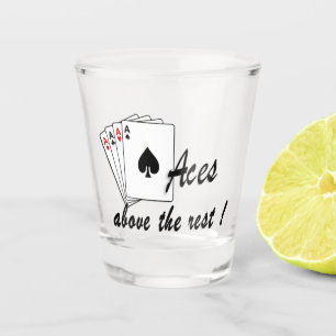 Vaso De Chupito Aces sobre el resto del vidrio