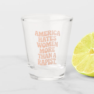 Vaso De Chupito Activista feminista de la protesta anti Trump anti