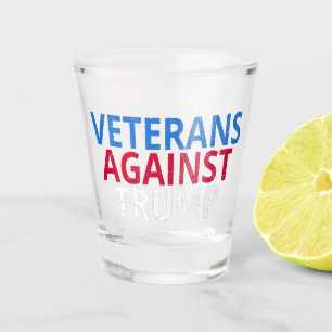 Vaso De Chupito Anti-Trump - Veteranos Contra Trump