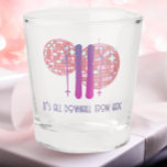 Vaso De Chupito Apres Ski Funny Cumpleaños<br><div class="desc">Estas divertidas gafas de fotos de cumpleaños dicen "todo cuesta abajo desde aquí". Perfecto para esquiar Apres o fiestas de invierno. Encuentra artículos fiestas coincidentes en mi tienda.</div>