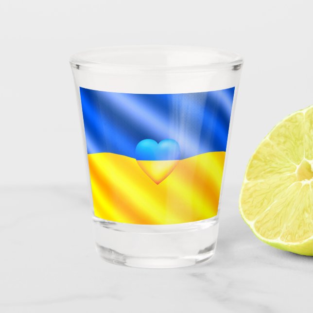 Vaso De Chupito Bandera ucraniana con el corazón de vidrio baleado (Anverso)