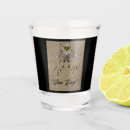 Vaso De Chupito Bebé de águila y huellas en la arena "Un día"