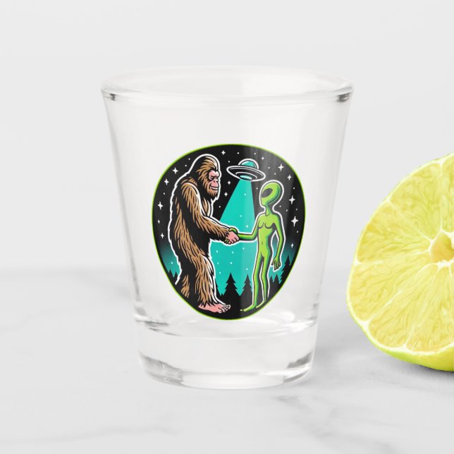 Vaso De Chupito Bigfoot Alien Alliance - Funny Scifi Cryptid (Anverso)