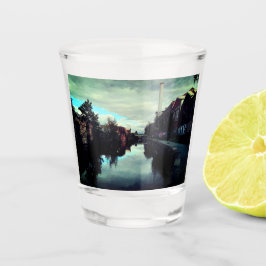 Vaso De Chupito Caminar a lo largo del canal