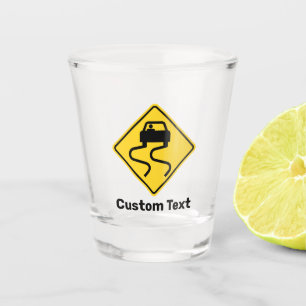 Vaso De Chupito Camino resbaladizo cuando el agua