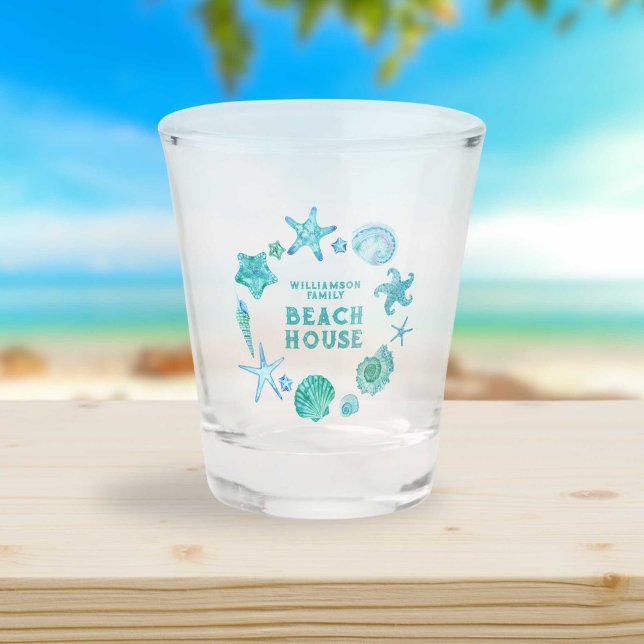 Vaso De Chupito Casas marinas costeras azules y Starfish Beach Hou (Blue Coastal Seashells and Starfish Beach House Shot Glass)
