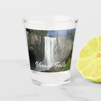 Vaso De Chupito Cascada Vernal I en el Parque Nacional Yosemite
