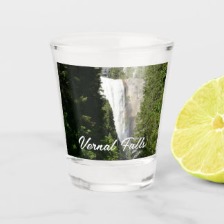 Vaso De Chupito Cascada Vernal II en el Parque Nacional Yosemite