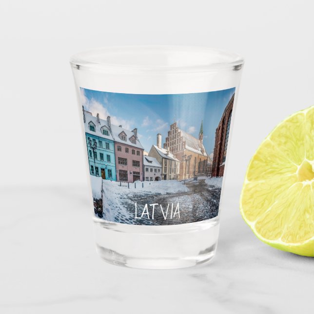 Vaso De Chupito Centro de invierno nevado en Riga, Letonia (Anverso)